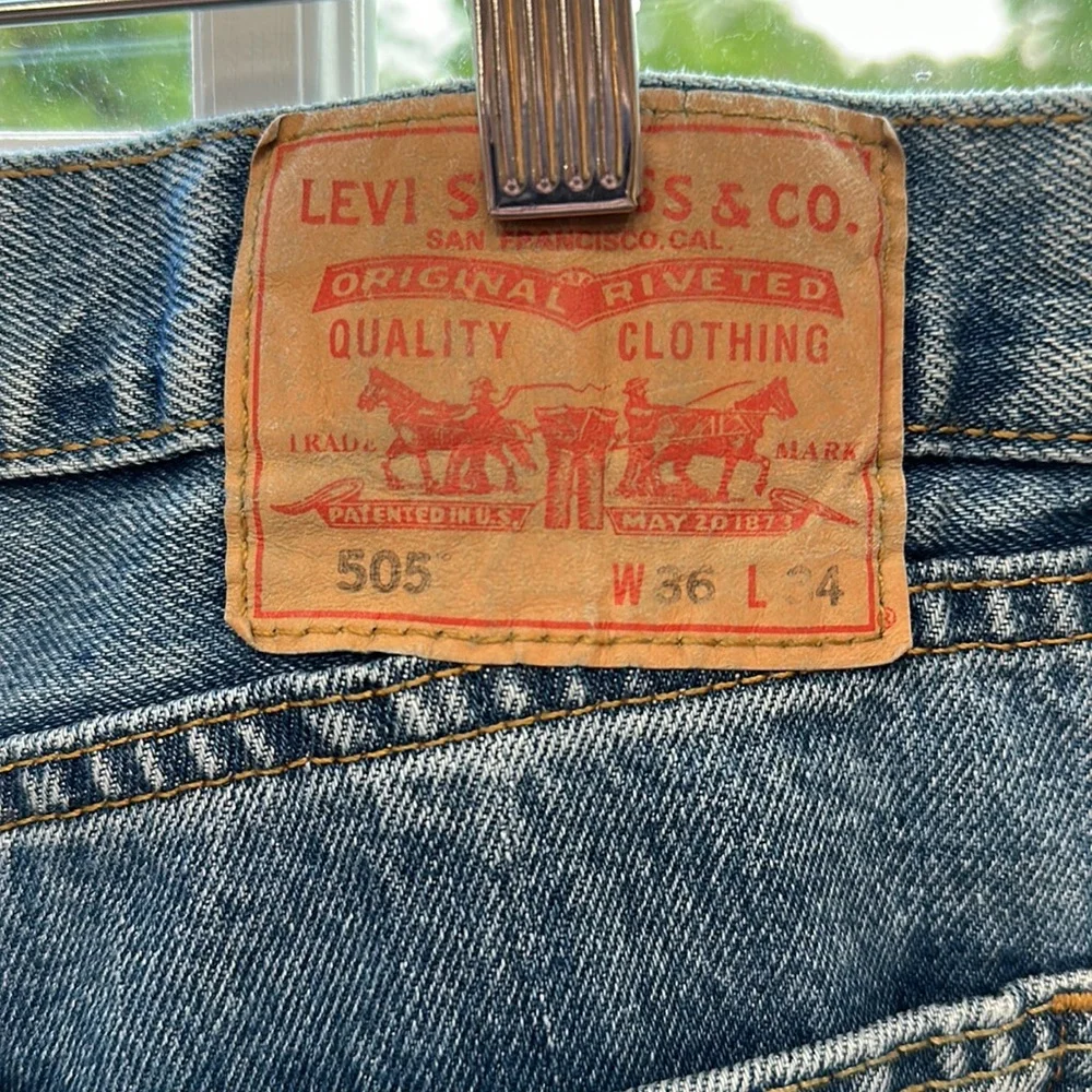 Levi’s 505 blue jeans straight fit 36x34 denim
